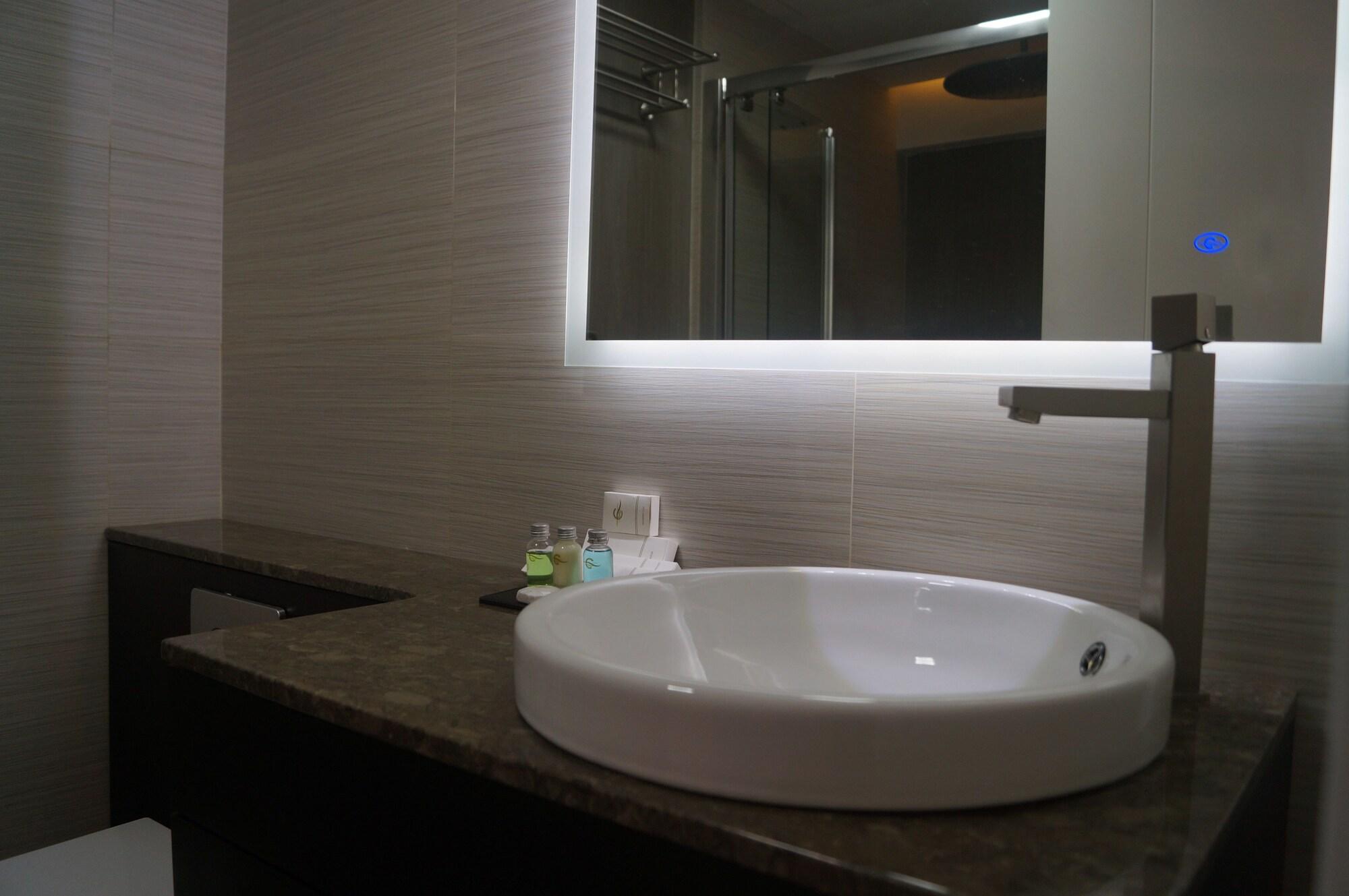 Coventina Lake Suites Dhaka Exteriör bild