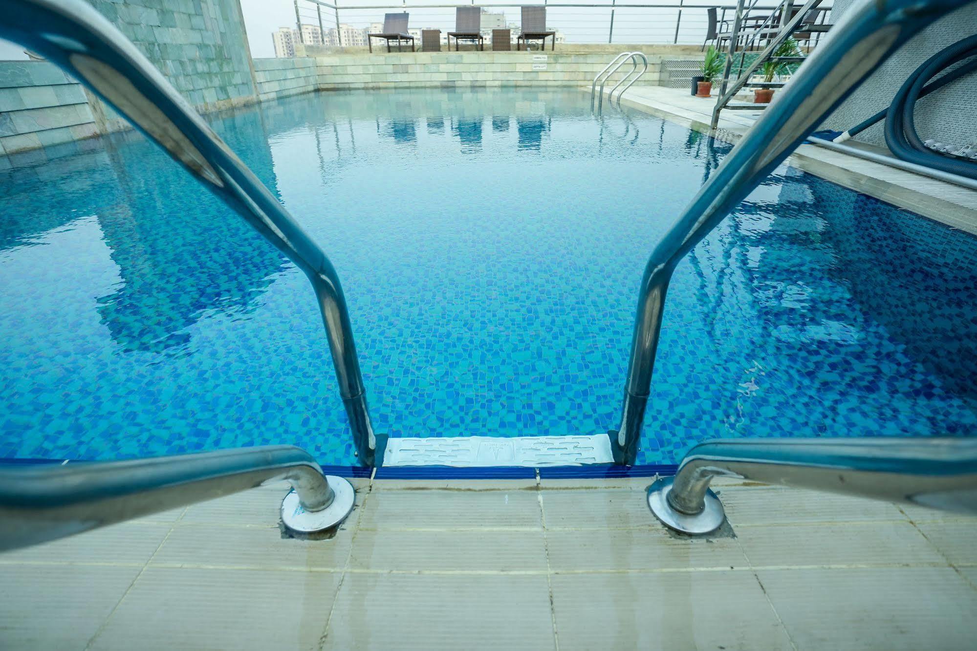 Coventina Lake Suites Dhaka Exteriör bild